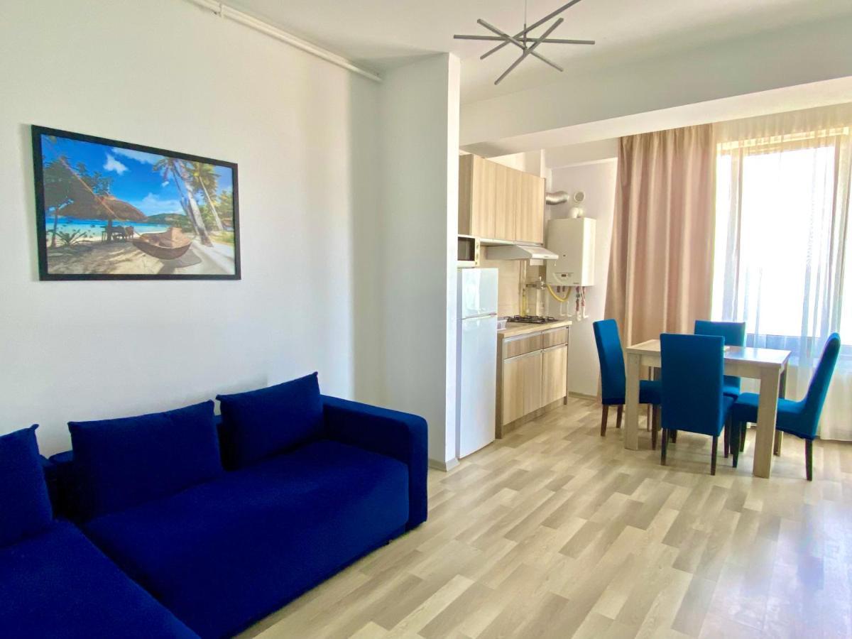 Blue Summerland * Mamaia