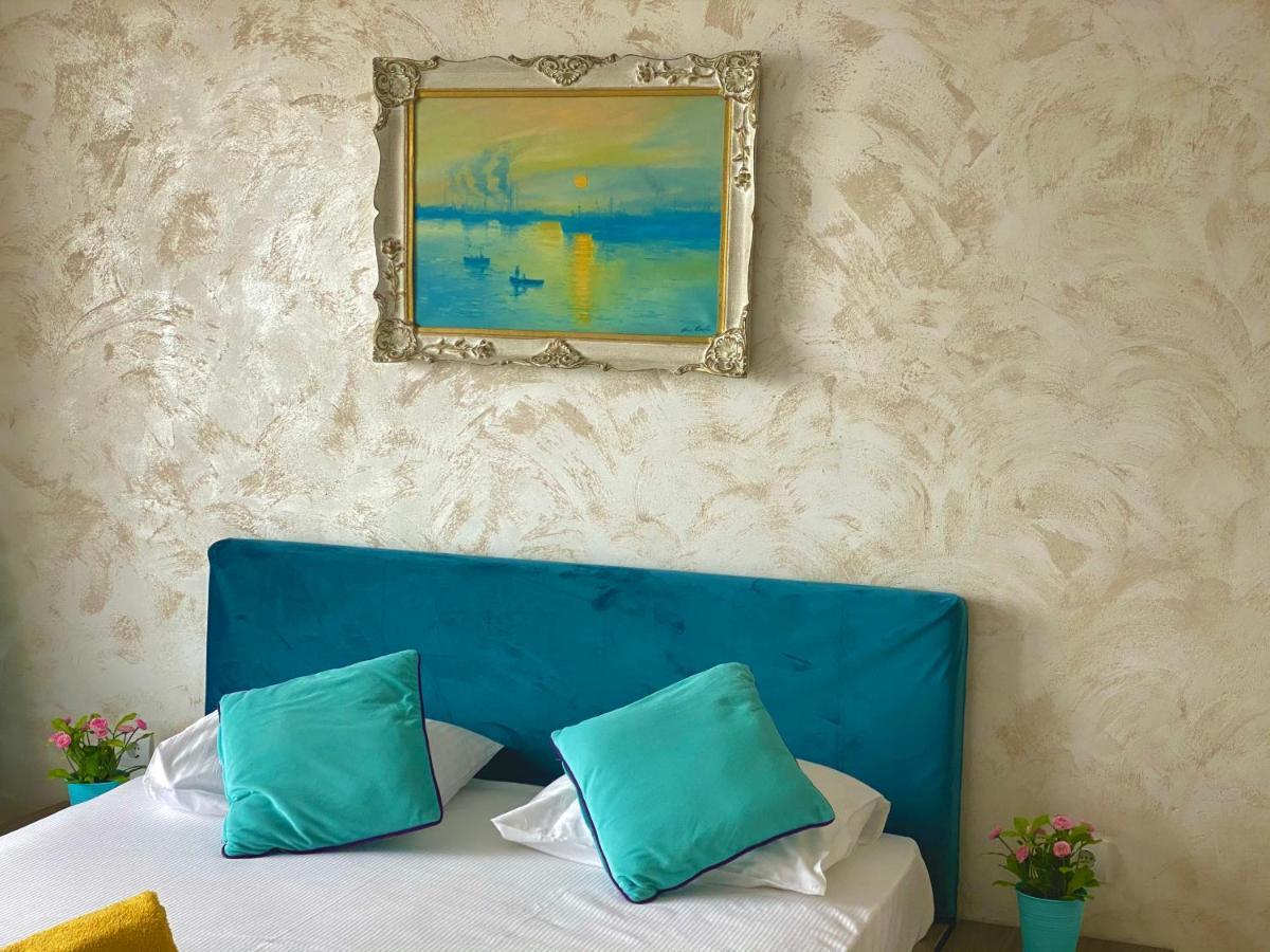 Blue Summerland Mamaia